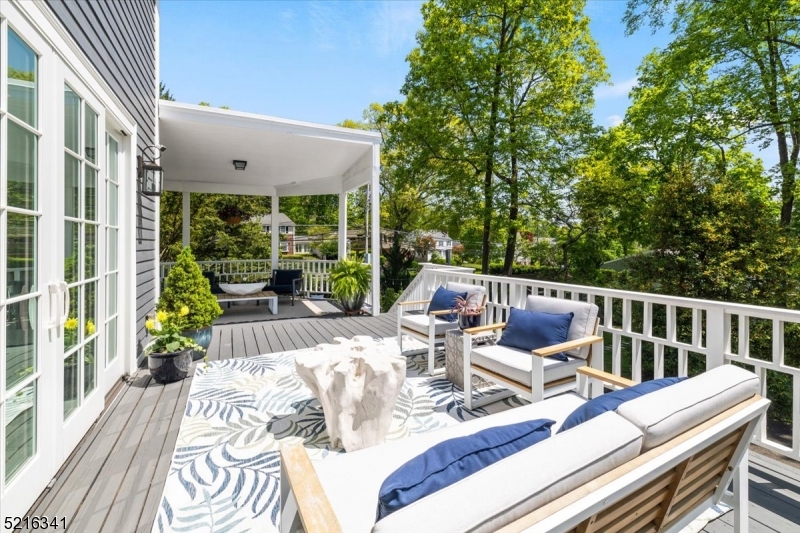 deck view upper 1