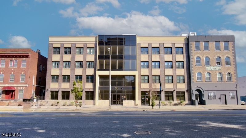 90 Clinton Ave 407