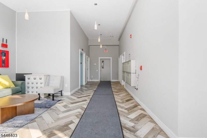 90 Clinton Ave 407