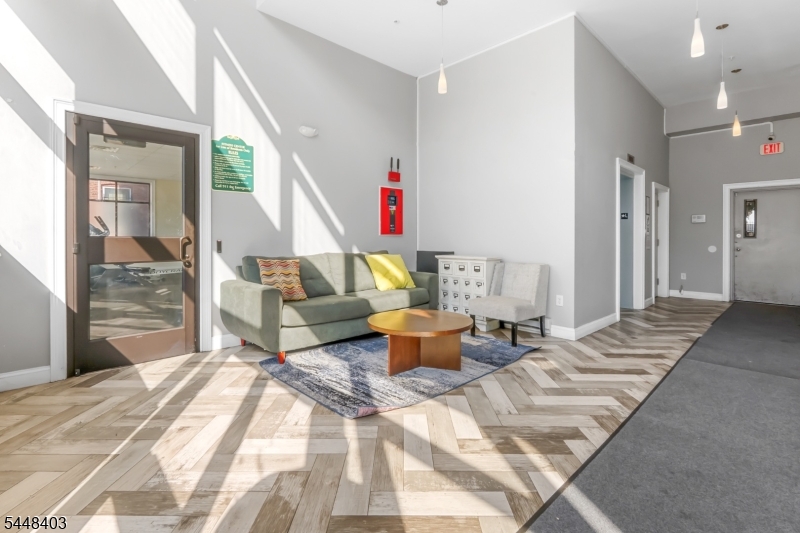 90 Clinton Ave 407