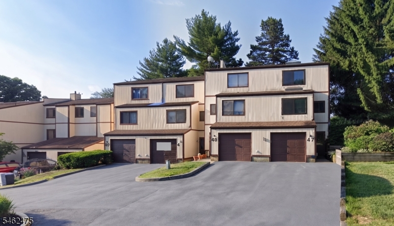 48 Ellen Heath Dr