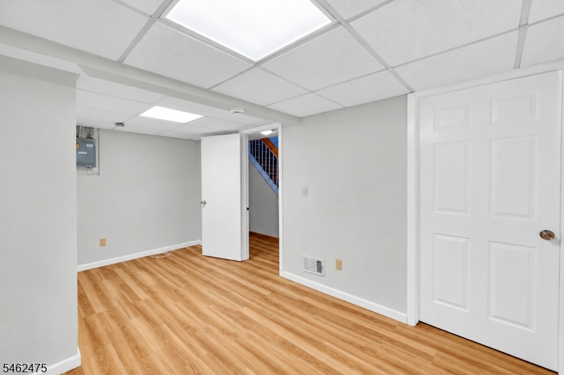 48 Ellen Heath Dr