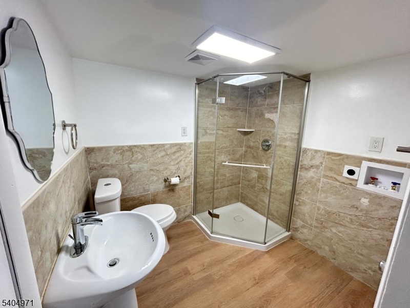 Full Bath 2
