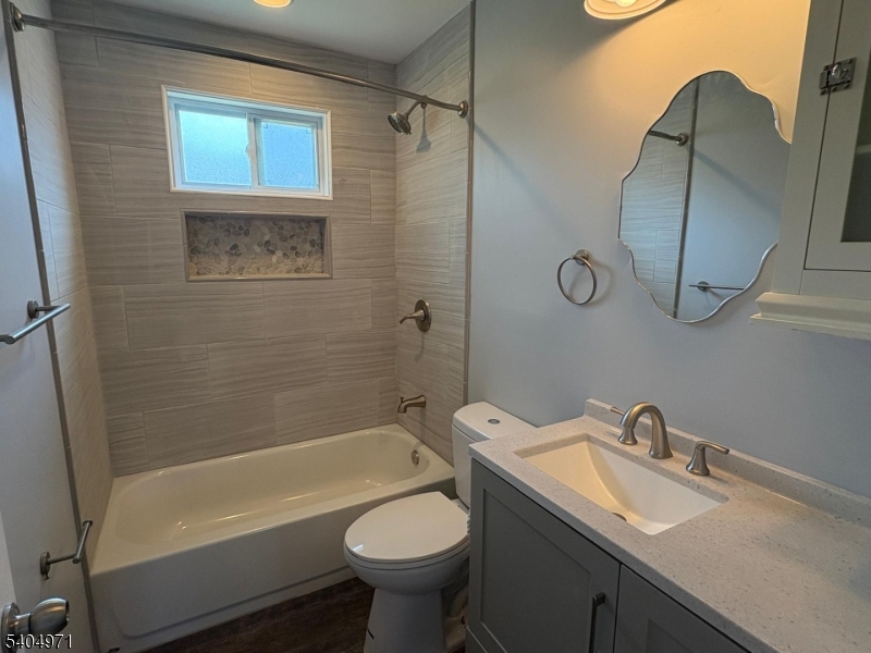 Full Bath 1