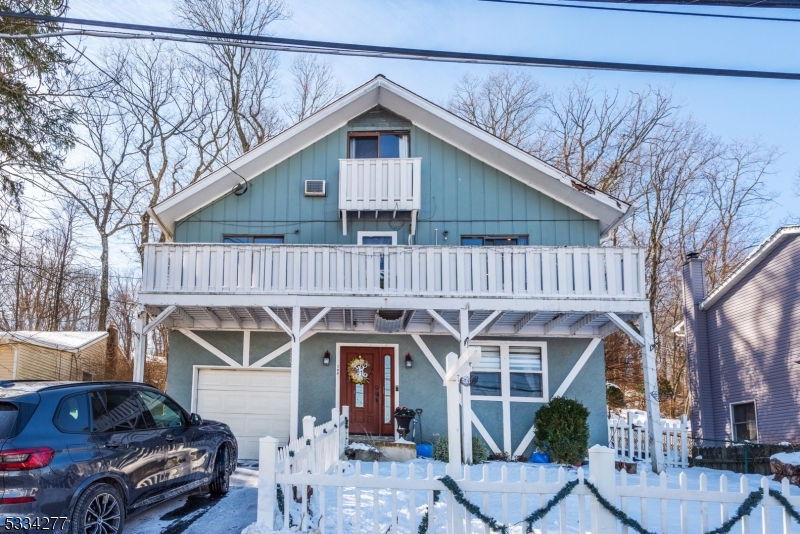 208 Maxim Dr, Hopatcong Boro, NJ 07843 Listing Photo  0