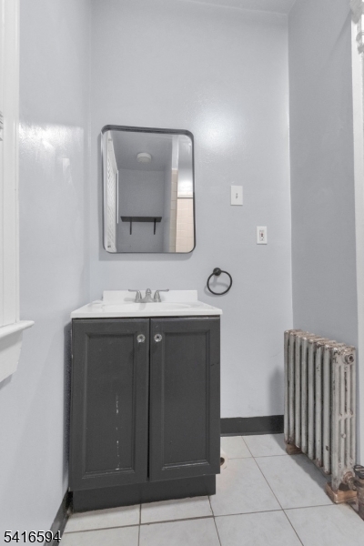 Bathroom sink