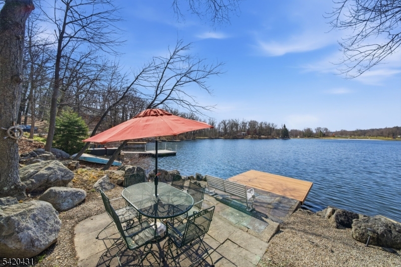 Private Lakefront Patio/Dock!