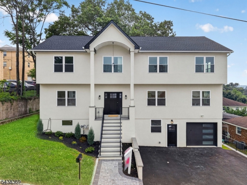 125 Cedarhurst Ave