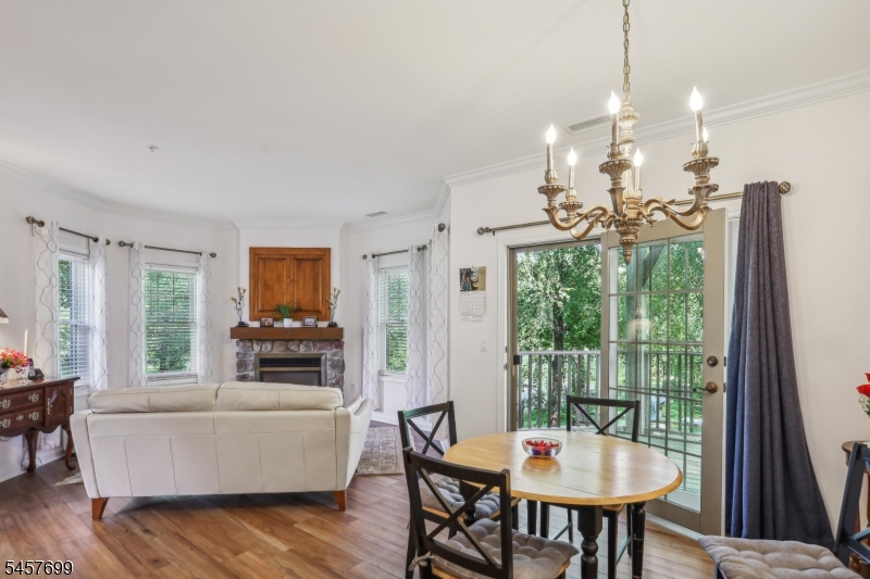 3 Maple Cres 11