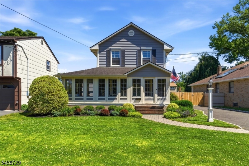 2104 Westfield Ave