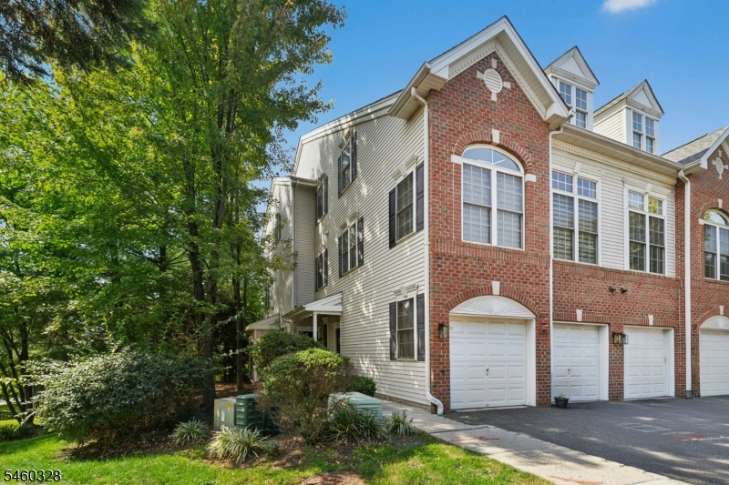 402 Donato Cir