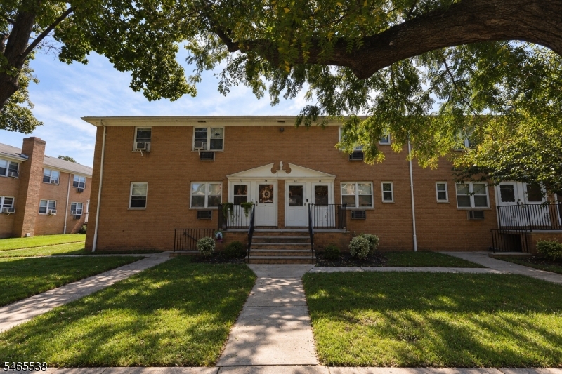 725 Joralemon St 71