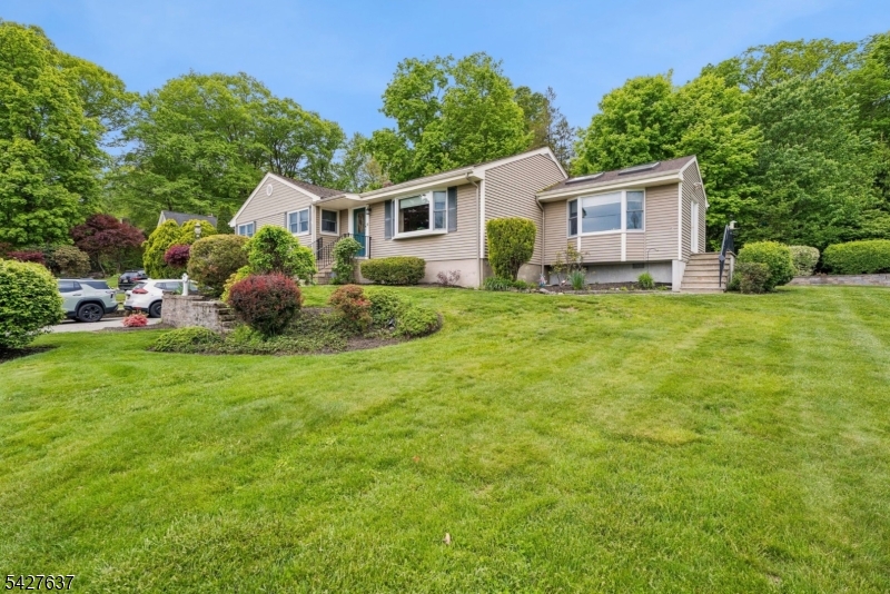6 Waters Edge, Kinnelon Boro, NJ 07405 Listing Photo  0