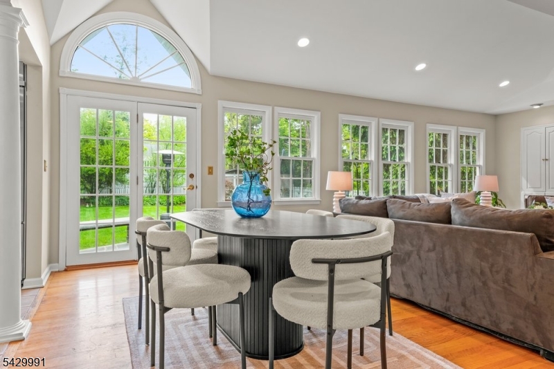 Casual Dining Area