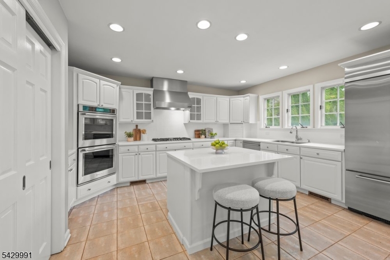 Kitchen with Breakfast Area