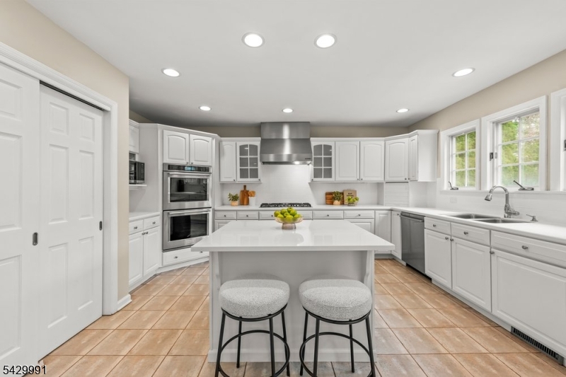 Kitchen with Breakfast Area