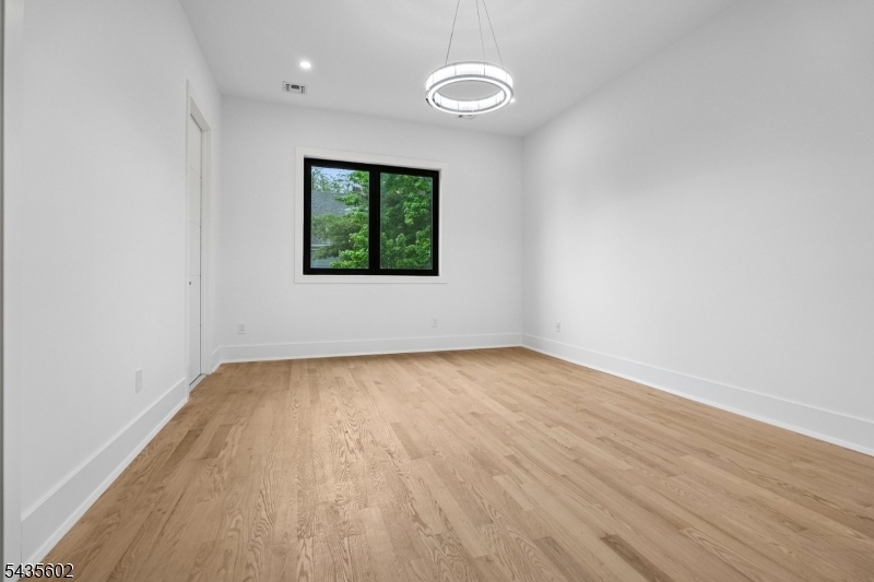 Spacious Bedroom 5