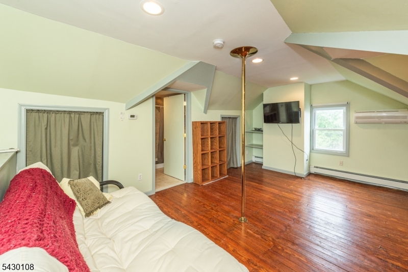 UNIT 2 FINISHED ATTIC SPACE
