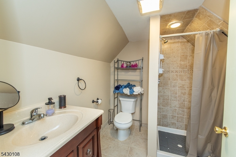 UNIT 2 BATH OFF ATTIC SPACE