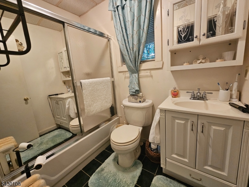 UNIT 1 FULL BATH