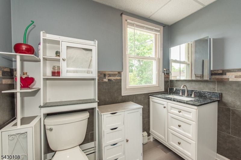 UNIT 2 UPDATED BATH