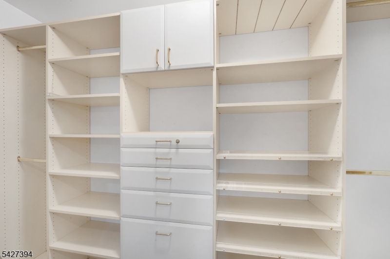 Walk in closet