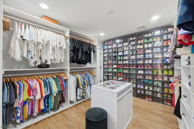 Bedroon into a walk-in closet