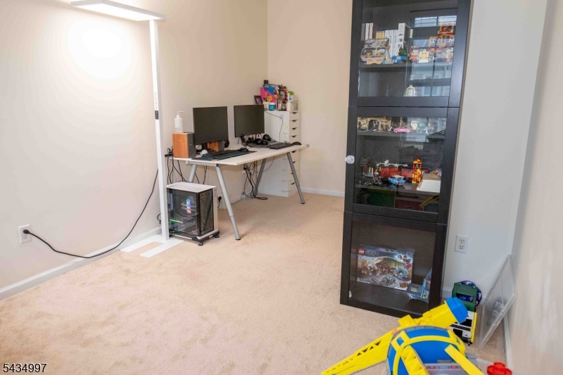 Bonus Den space