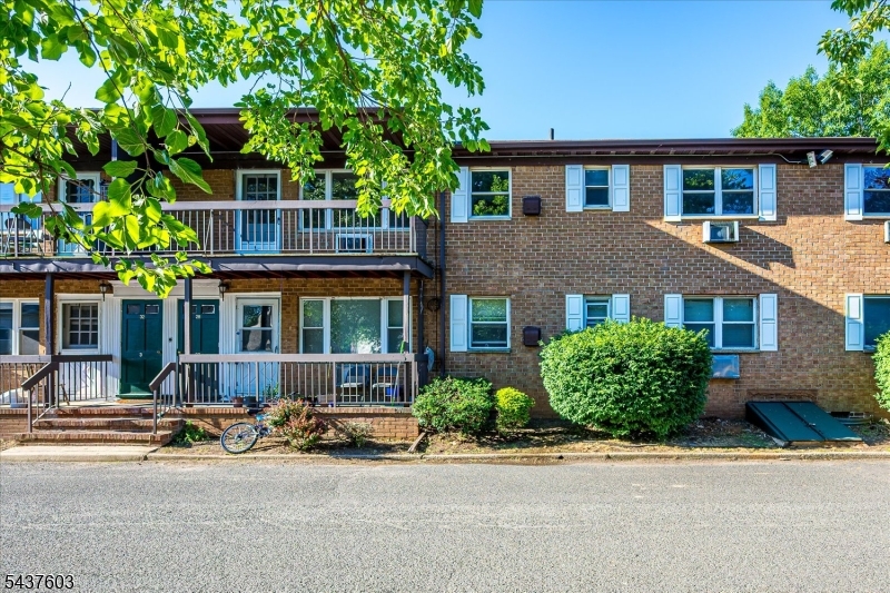 55 Gill Ln