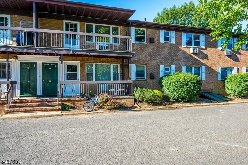 55 Gill Ln
