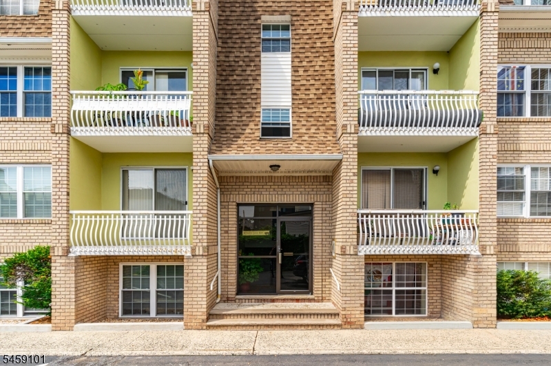272 Walnut St 5D