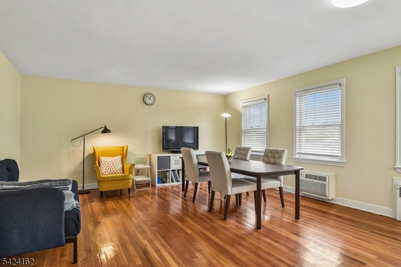 Living room / Dining room
