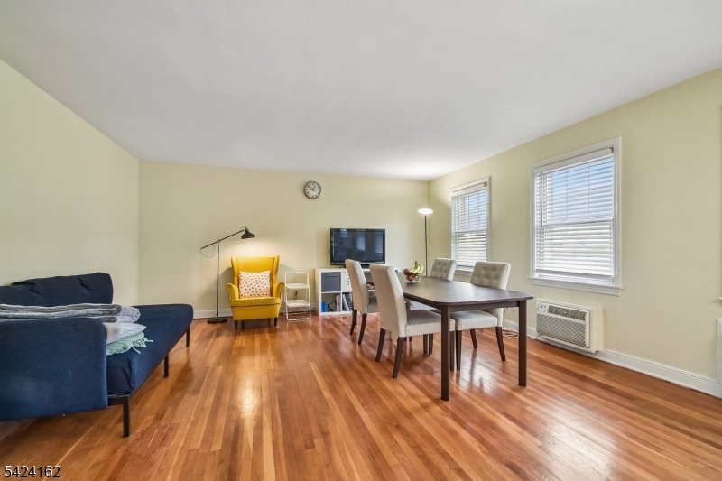 Living room / Dining room