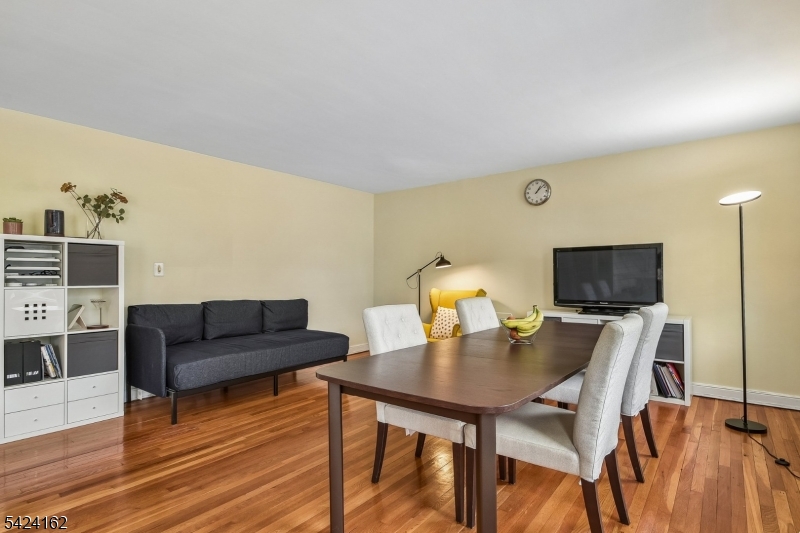Living room / Dining room