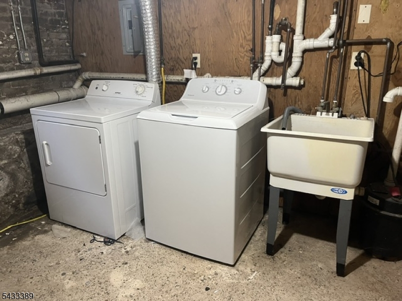 Washer Dryer Sink in Bsmt
