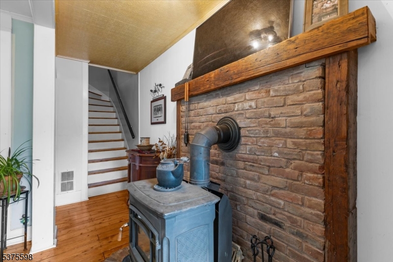 424 Hardwick St