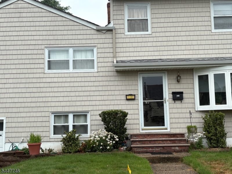 30 Harding Ave