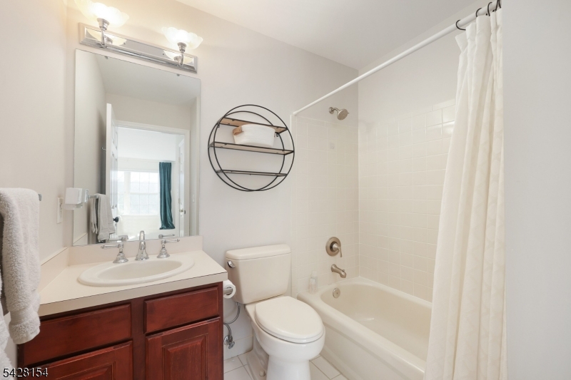 En suite Bath