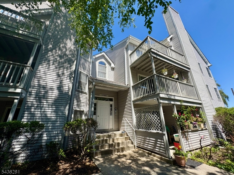 8 Quartz Ln, Paterson City, NJ 07501 Listing Photo  0