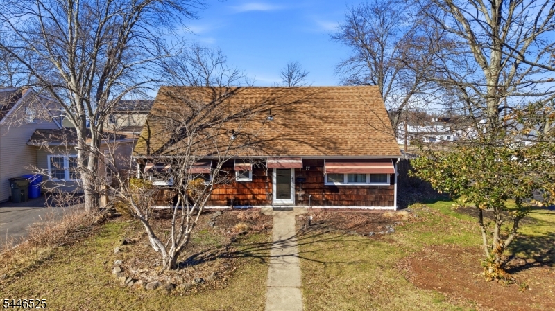 77 W Arthur Pl