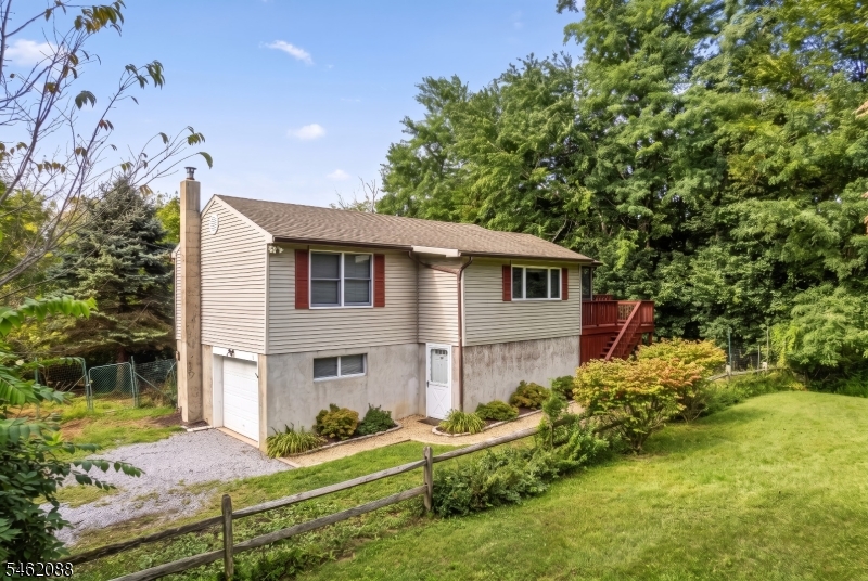 10 Pine Dr