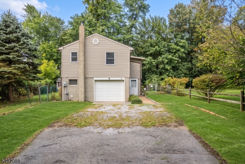 10 Pine Dr