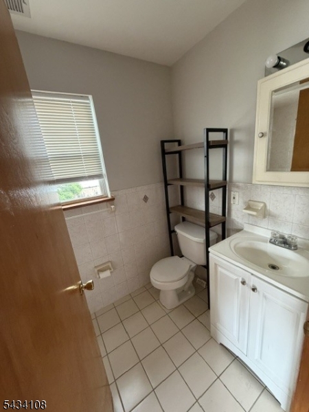 Master Bedroom Bathroom