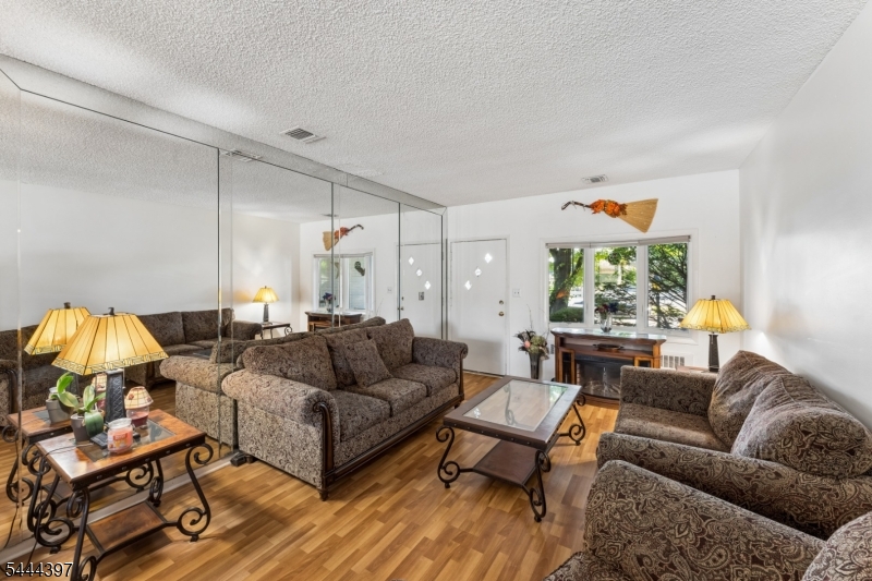 116 Pasadena Ave