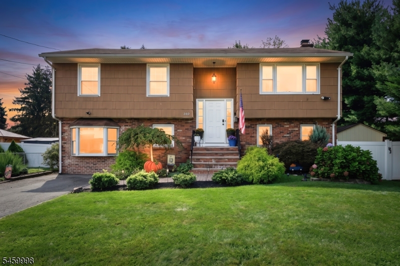 260 Pearl Pl
