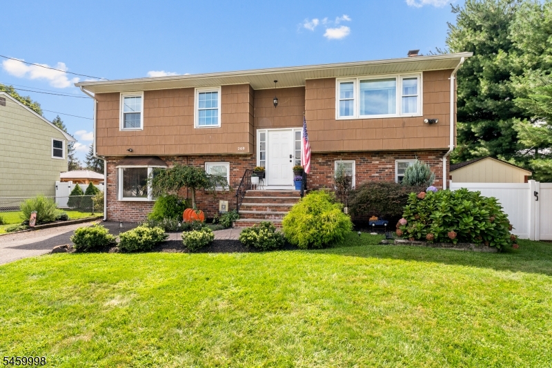 260 Pearl Pl