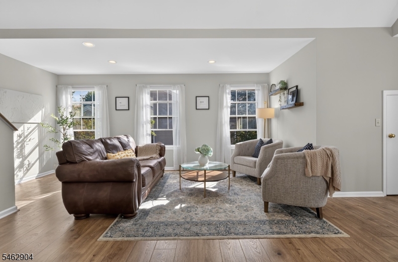 8 Oak Knoll Lane
