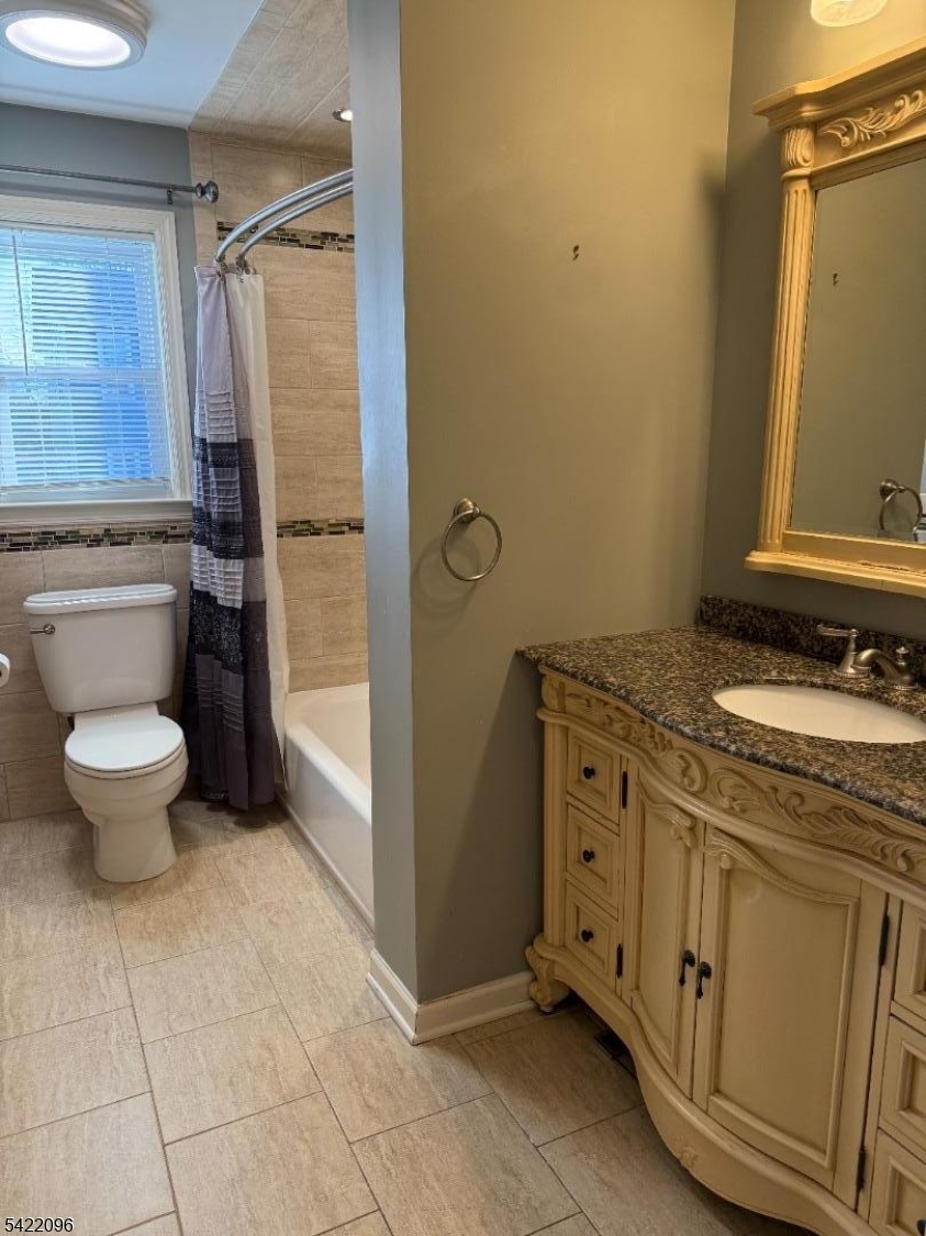 1st Floor Bathroom