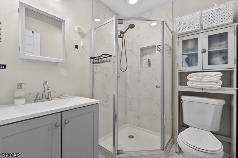 En-suite bath