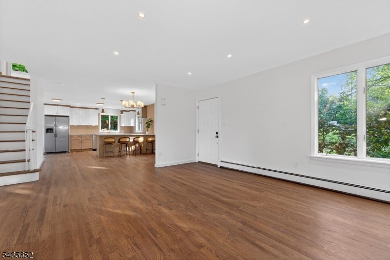 GREAT FLOOR PLAN OPENED